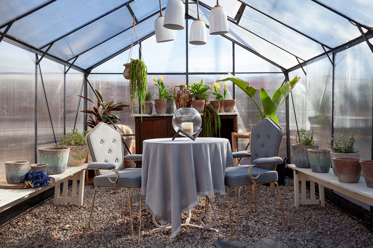 Iron Chairs Elizabeth by OFELIA Home & Decor | Perfect for an elegance and warmth
